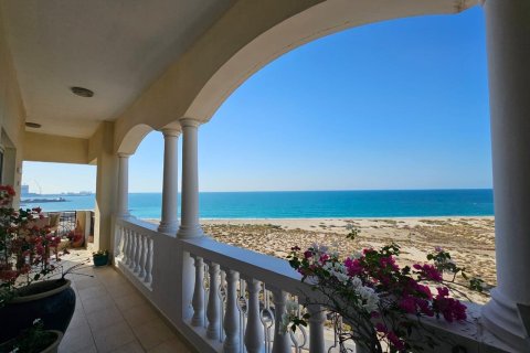 Пәтер Al Hamra Village, Рас-эль-Хайма, БАӘ-да 2 жатын бөлмелер, 120 м² № 656140 - фото 1