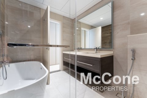 Apartment in Jumeirah Lake Towers, Dubai, UAE 2 bedrooms, 138.43 sq.m. № 587154 - photo 12