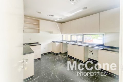 Shtëpi në qytet në DAMAC Hills (Akoya by DAMAC), Dubai, Emiratet e Bashkuara Arabe 3 dhoma gjumi, 253.81 m2. № 587155 - Foto 3