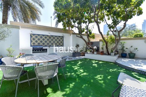 Villa in Dubai Marina, Dubai, UAE 3 bedrooms, 411 sq.m. № 625659 - photo 7