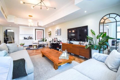 Villa in Dubai Marina, Dubai, UAE 3 bedrooms, 411 sq.m. № 625659 - photo 4