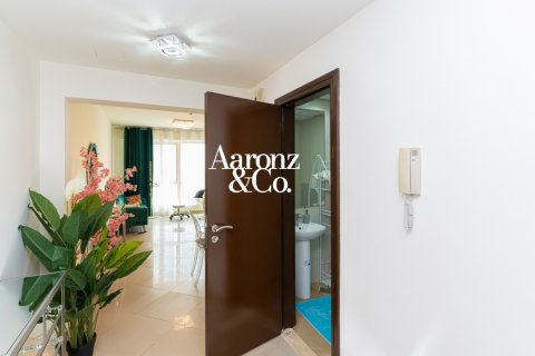 Apartamento en venta en Jumeirah Lake Towers, Dubai, EAU 1 dormitorio, 70 m2 № 729907 - foto 12