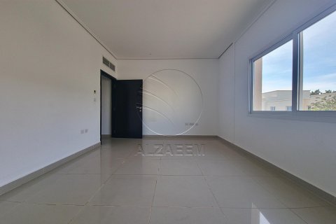 Villa sa Al Reef, Abu Dhabi, UAE 5 silid-tulugan, 273 sq.m. № 615926 - larawan 13