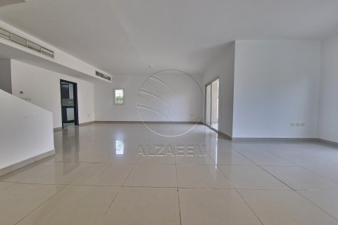 Villa sa Al Reef, Abu Dhabi, UAE 5 silid-tulugan, 273 sq.m. № 615926 - larawan 2