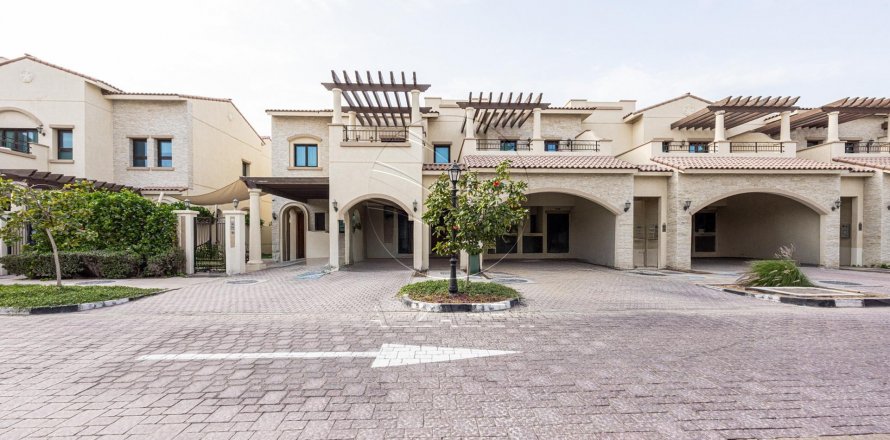Řadový dům v Al Salam Street, Abu Dhabi, SAE 3 ložnice, 197 m² Č.: 615894