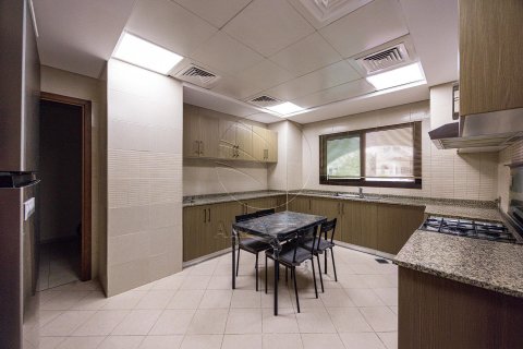 Řadový dům v Al Salam Street, Abu Dhabi, SAE 3 ložnice, 197 m² Č.: 615894 - fotografie 14