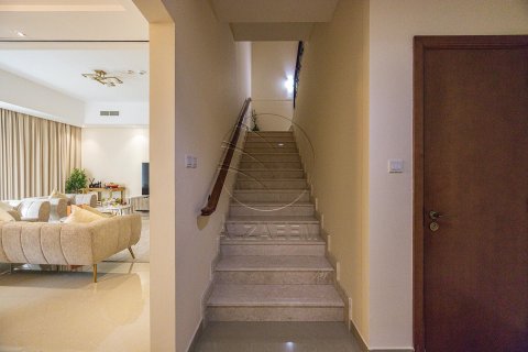 Řadový dům v Al Salam Street, Abu Dhabi, SAE 3 ložnice, 197 m² Č.: 615894 - fotografie 13