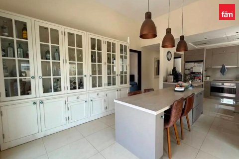 Vilă de închiriat în Dubai, EAU 3 dormitoare, 622.9 mp. №726681 - poză 5