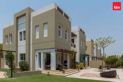 Vilă în Dubai, EAU 3 dormitoare, 622.9 mp.  №726681