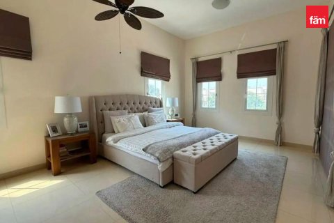 Vilă de închiriat în Dubai, EAU 3 dormitoare, 622.9 mp. №726681 - poză 8