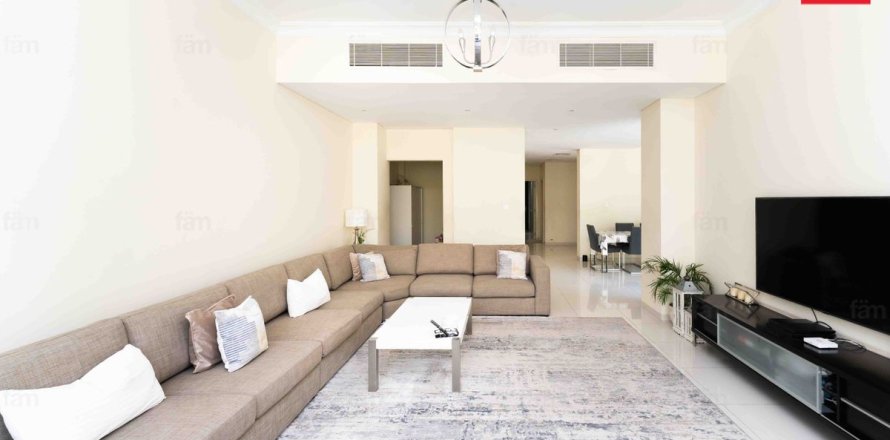 Rumah bandar di Dubai, UAE 4 bilik tidur, 410.8 meter persegi № 612359