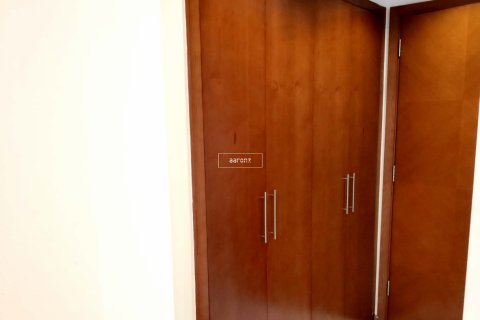 Apartmen di Jumeirah Lake Towers, Dubai, UAE 2 bilik tidur, 122.7 meter persegi № 628809 - foto 11