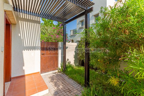 Vila di Dubai, UEA 2 kamar tidur, 254.3 m2 nomor 693986 - foto 3