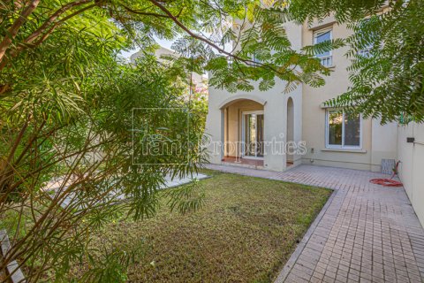 Villa zur Miete in Dubai, VAE 2 Schlafzimmer, 254.3 m2 Nr. 693986 - Foto 4