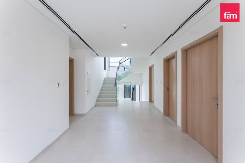 Villa zum Verkauf in Dubai, VAE 4 Schlafzimmer, 494.9 m2 Nr. 703576 - Foto 15