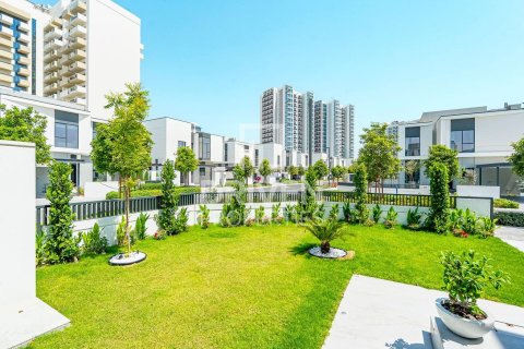Vila u Al Furjan, Dubai, UAE 4 spavaćih soba, 564.57 m2 Br. 762044 - fotografija 27
