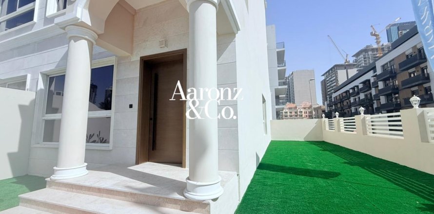 Ridamaja asukohaga Jumeirah Village Circle, Dubai, AÜE: 4 magamistoaga, 201 m² Nr 691982