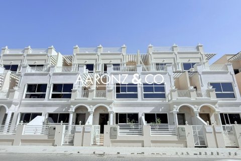Townhouse di Jumeirah Village Circle, Dubai, UEA 4 kamar tidur, 155 m2 nomor 691981 - foto 2