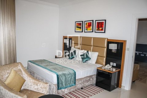 Apartmen di Business Bay, Dubai, UAE 1 bilik tidur, 90 meter persegi № 601759 - foto 13