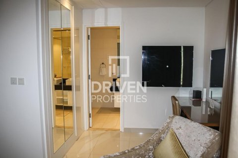 Apartmen di Business Bay, Dubai, UAE 1 bilik tidur, 90 meter persegi № 601759 - foto 8