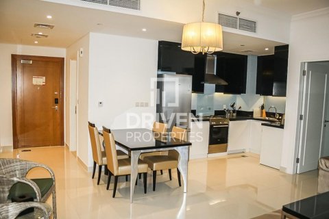 Apartmen di Business Bay, Dubai, UAE 1 bilik tidur, 90 meter persegi № 601759 - foto 11
