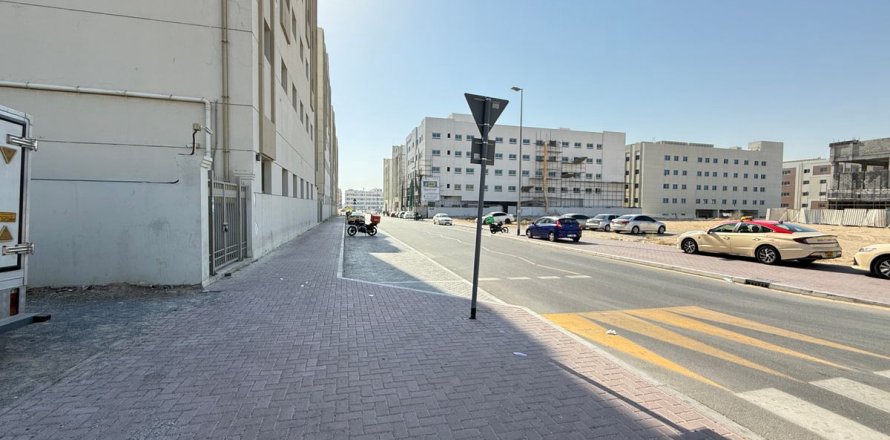 Tanah di Dubai, UEA 1858 m2 nomor 692943