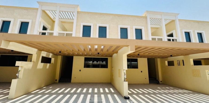 Shtëpi në qytet në Dubai, Emiratet e Bashkuara Arabe 4 dhoma gjumi, 144 m2. № 760758