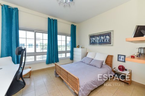 Villa till försäljning i Jumeirah Village Triangle, Dubai, UAE 2 sovrum, 278 kvm Nr. 649947 - fotografi 11