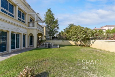 Villa till försäljning i Jumeirah Village Triangle, Dubai, UAE 2 sovrum, 278 kvm Nr. 649947 - fotografi 15