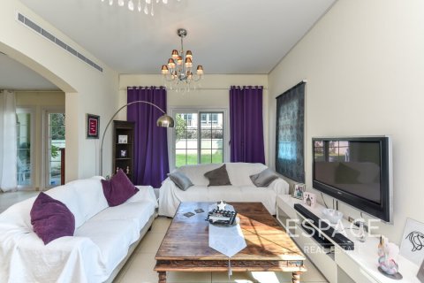 Villa till försäljning i Jumeirah Village Triangle, Dubai, UAE 2 sovrum, 278 kvm Nr. 649947 - fotografi 2