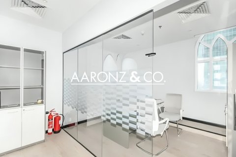 Зняти в оренду офіс в Джумейра Лейк Тауэрс, Дубай, ОАЕ 97м2, № 686668 - фото 7