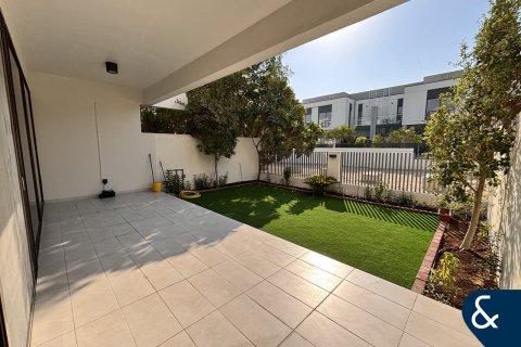 Vila u Al Furjan, Dubai, UAE 4 spavaćih soba, 224 m2 Br. 668391 - fotografija 14