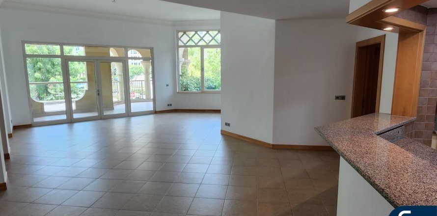 Huoneisto Palm Jumeirah, Dubai, Arabiemiraatit 3 makuuhuonetta, 207 m2 № 668393