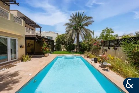 Meadows, Dubai, UAE의 임대용 빌라 침실 4개, 540제곱미터 번호 668381 - 사진 1