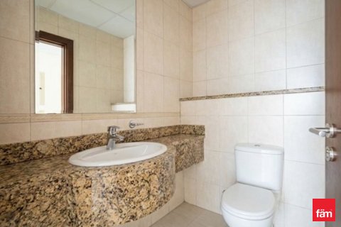 Пәтер Дубай Марина, БАӘ-да 2 жатын бөлмелер, 121.1 м² № 693035 - фото 17