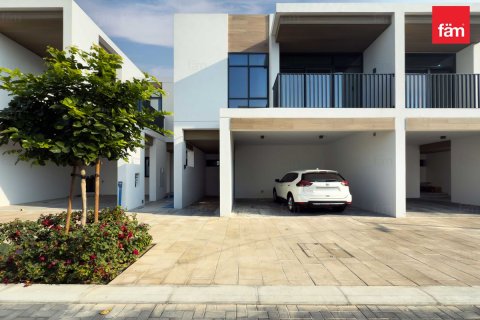 Casa urbana em Dubai, EAU 3 quartos, 125.1 m2 № 693034