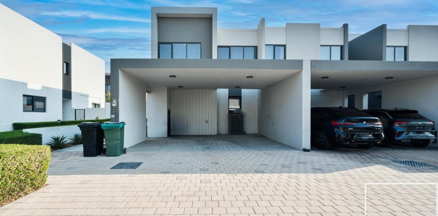 Māja Dubai Land, Dubaijā, AAE 4 istabas, 230 m2 Nr. 680946