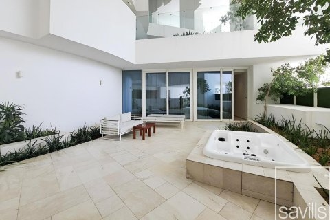 Jumeirah Village Circle, Dubai, UAE의 아파트 침실 1개, 151제곱미터 번호 680913