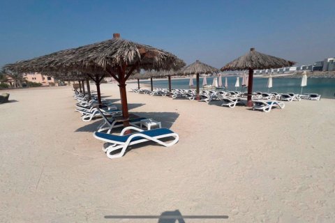 Lägenhet till försäljning i Al Hamra Village, Ras Al Khaimah, UAE 43 kvm Nr. 730673 - fotografi 17