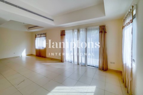 Villa en alquiler en Arabian Ranches, Dubai, EAU 3 dormitorios, 201.60972933 m2 № 651418 - foto 11
