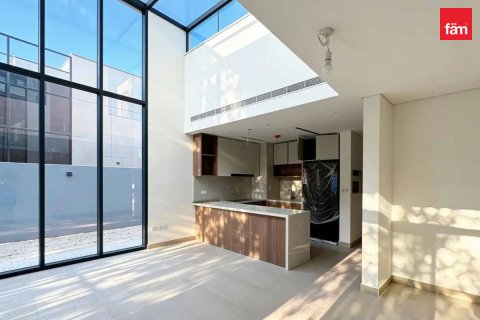 Kaupunkipientalo Dubai, Arabiemiraatit 3 makuuhuonetta, 174.3 m2 № 723079