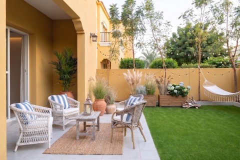 Rijtjeshuis in Dubai, VAE 3 slaapkamers, 175 vr.m. nr 734237
