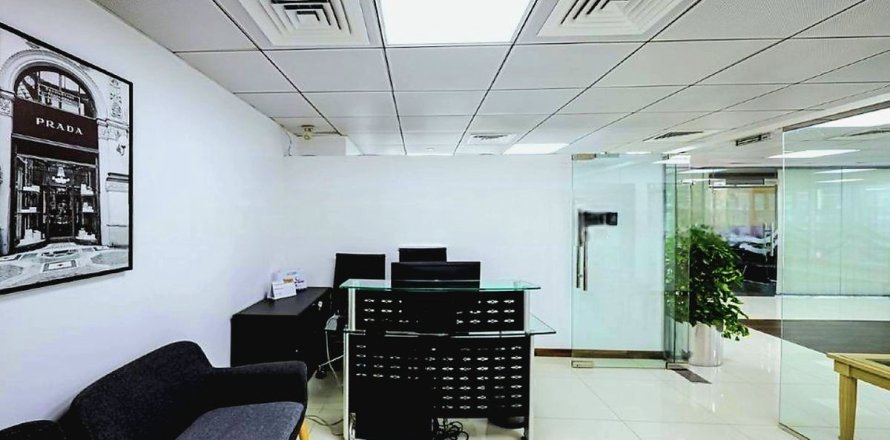 Kantoor in Dubai, VAE 134.1 vr.m. nr 689157