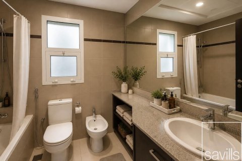 Apartment sa Remraam, Dubai, UAE 3 silid-tulugan, 139.08 sq.m. № 755218 - larawan 11