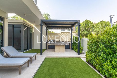 Vilë në Tilal Al Ghaf, Dubai, Emiratet e Bashkuara Arabe 5 dhoma gjumi, 416 m2. № 628277 - Foto 3