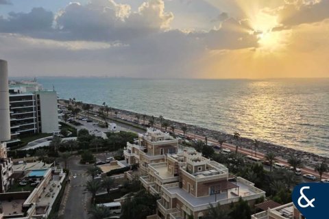 Apartment in Palm Jumeirah, Dubai, UAE 2 bedrooms, 183 sq.m. № 688762 - photo 23