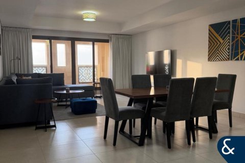 Apartment in Palm Jumeirah, Dubai, UAE 2 bedrooms, 183 sq.m. № 688762 - photo 5