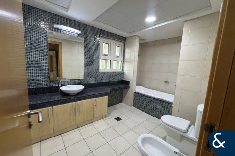 Apartment in Palm Jumeirah, Dubai, UAE 3 bedrooms, 204 sq.m. № 688764 - photo 9