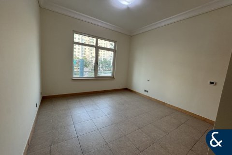 Apartment in Palm Jumeirah, Dubai, UAE 3 bedrooms, 204 sq.m. № 688764 - photo 13