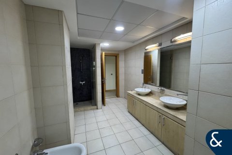 Apartment in Palm Jumeirah, Dubai, UAE 3 bedrooms, 204 sq.m. № 688764 - photo 10